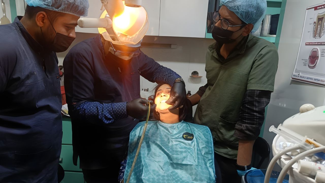 Dental Issues in the Elderly and Early Dental Health Indications.